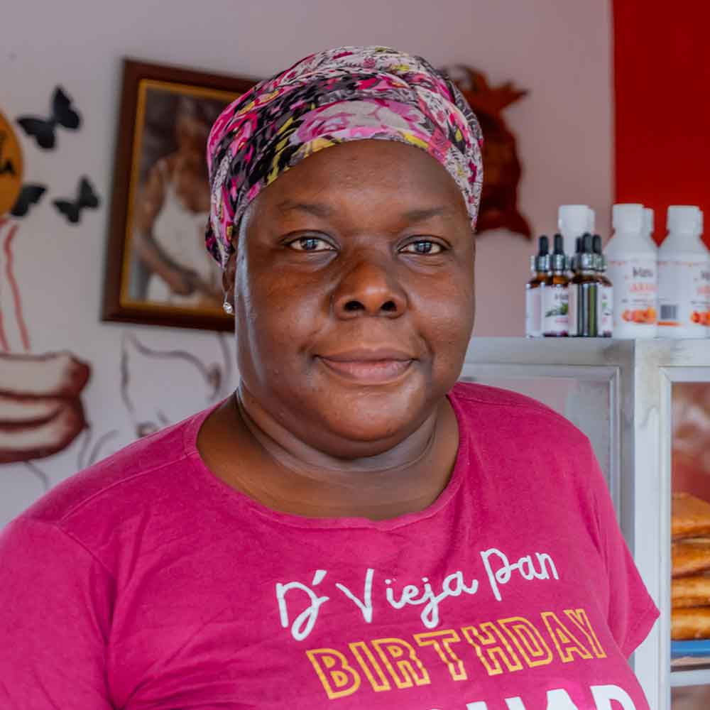 Nelly Mercedes de D´Vieja Pan